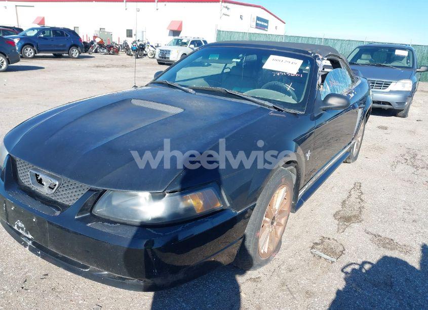 Photo 2 of 2000 Ford Mustang (VIN 1FAFP4444YF197862)