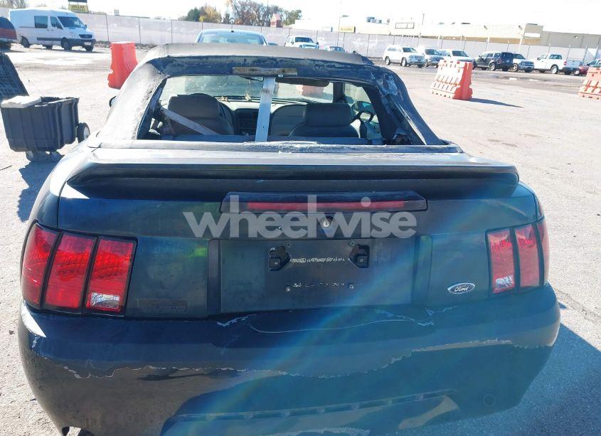 Photo 6 of 2000 Ford Mustang (VIN 1FAFP4444YF197862)