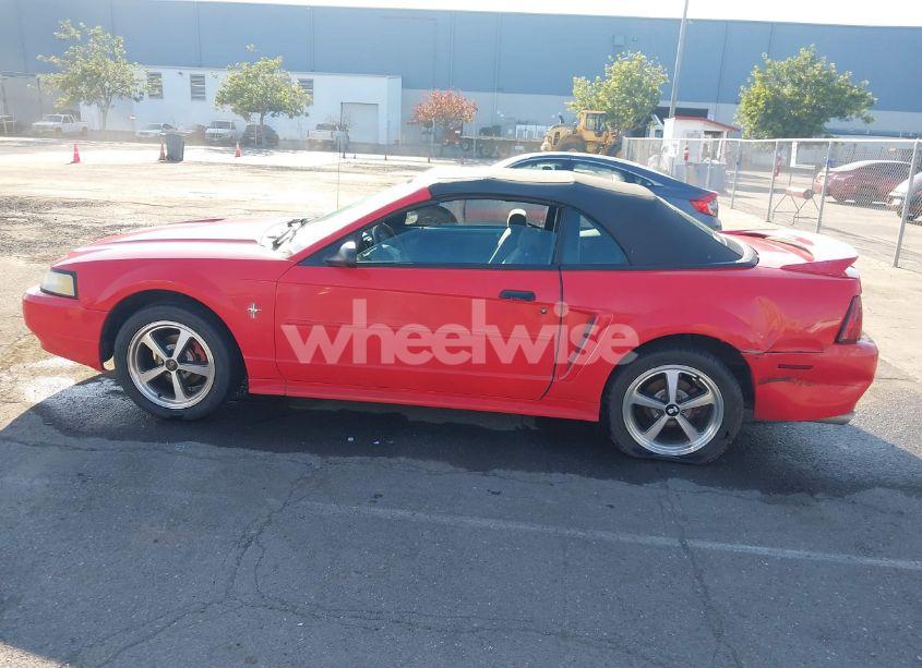 Photo 14 of 2000 Ford Mustang (VIN 1FAFP4444YF198834)
