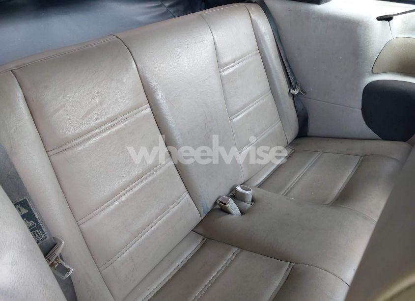 Photo 8 of 2000 Ford Mustang (VIN 1FAFP4444YF228124)