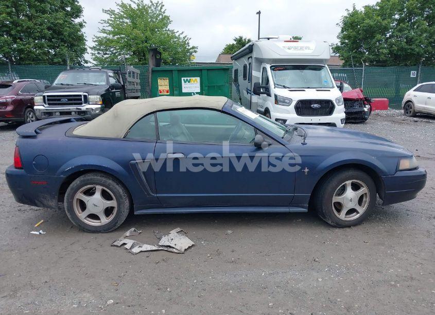 Photo 12 of 2001 Ford Mustang (VIN 1FAFP44471F241472)