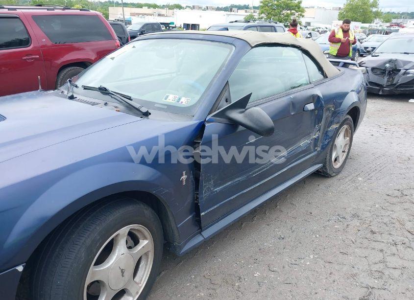 Photo 6 of 2001 Ford Mustang (VIN 1FAFP44471F241472)
