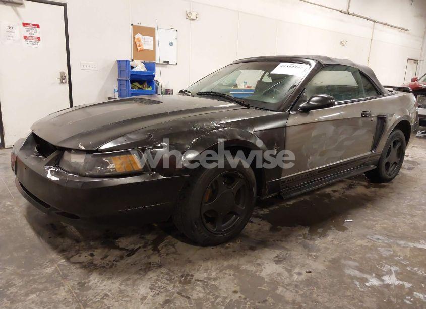 Photo 2 of 2001 Ford Mustang (VIN 1FAFP44481F211106)