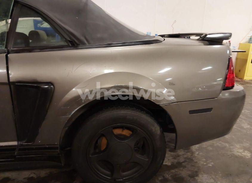 Photo 21 of 2001 Ford Mustang (VIN 1FAFP44481F211106)