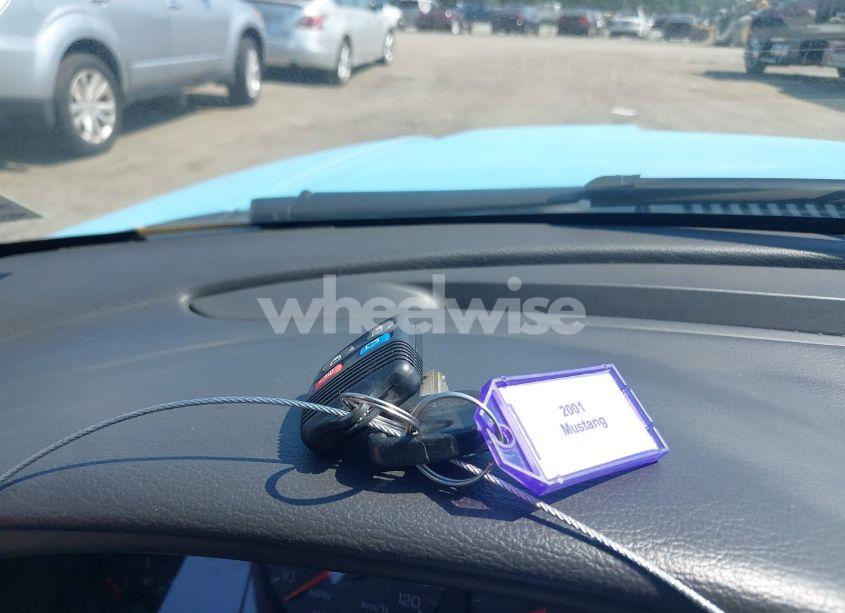 Photo 11 of 2001 Ford Mustang (VIN 1FAFP44491F178827)