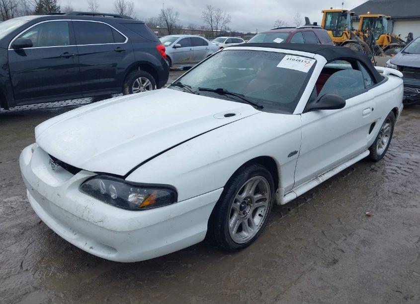 Photo 2 of 1998 Ford Mustang GT (VIN 1FAFP45X4WF102187)