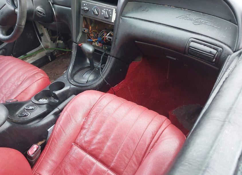 Photo 5 of 1998 Ford Mustang GT (VIN 1FAFP45X4WF102187)