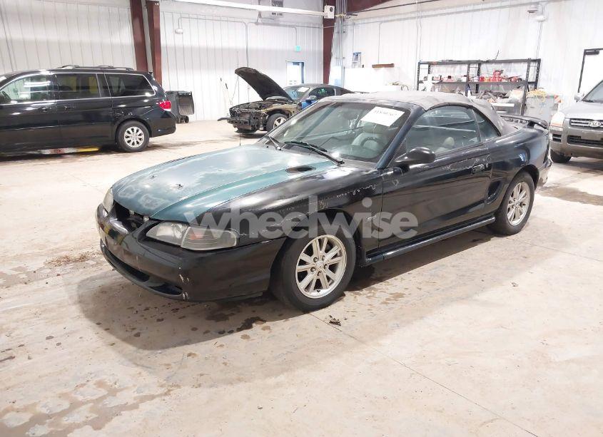 Photo 2 of 1998 Ford Mustang GT (VIN 1FAFP45X5WF249652)