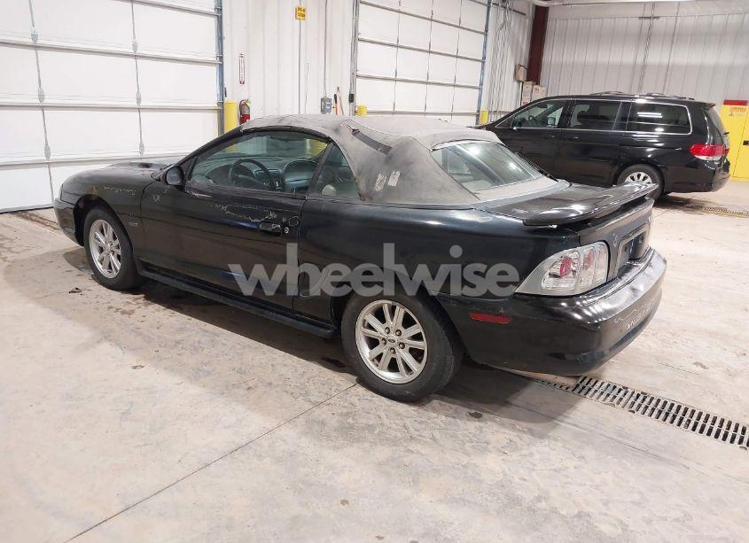 Photo 3 of 1998 Ford Mustang GT (VIN 1FAFP45X5WF249652)