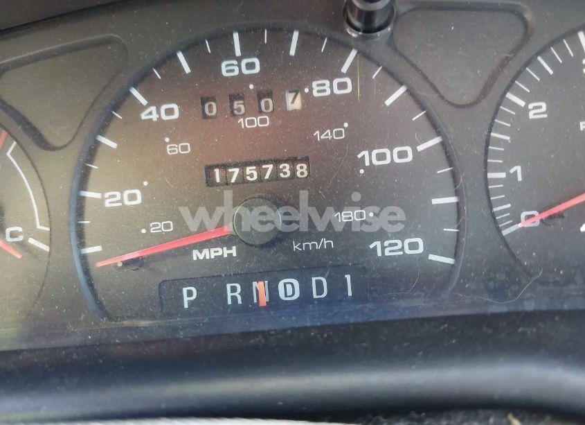 Photo 7 of 2001 Ford Taurus LX (VIN 1FAFP52U01G153060)