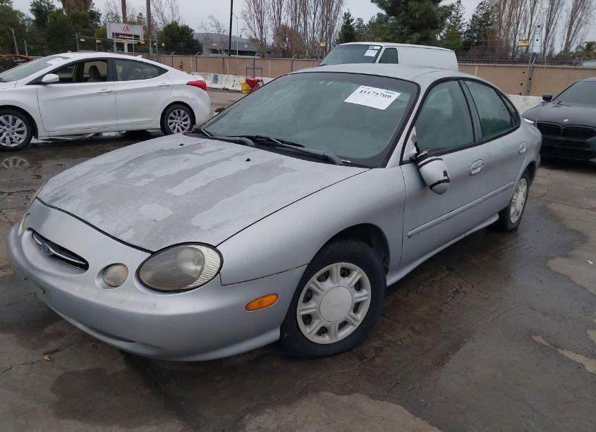 Photo 2 of 1998 Ford Taurus LX/SE (VIN 1FAFP52U1WG106613)