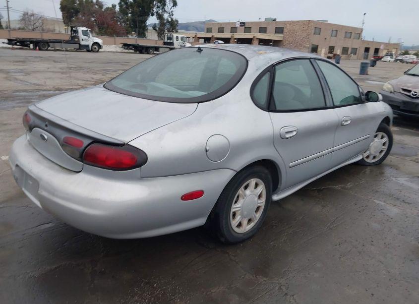 Photo 4 of 1998 Ford Taurus LX/SE (VIN 1FAFP52U1WG106613)