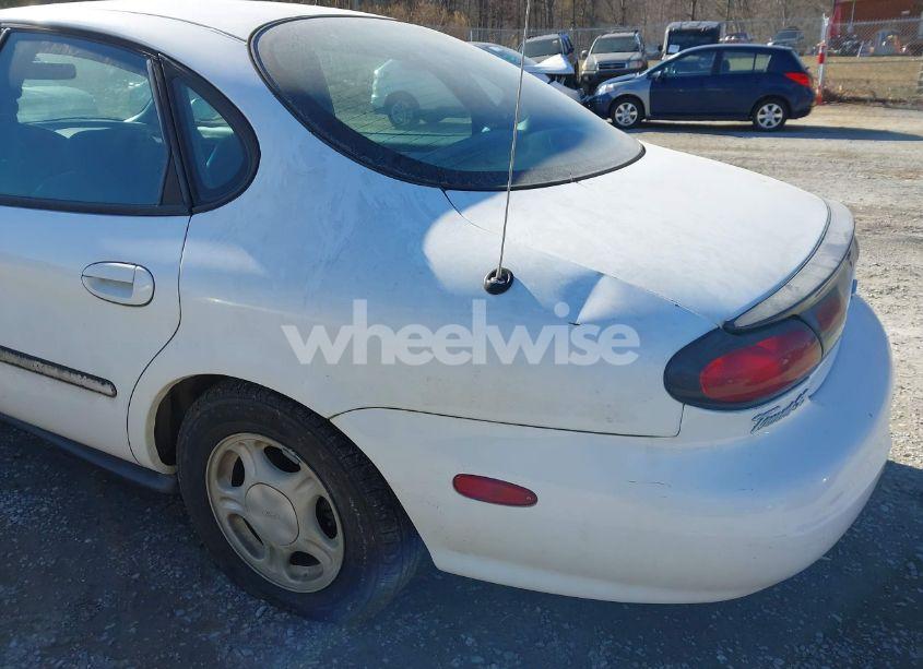 Photo 15 of 1998 Ford Taurus LX/SE (VIN 1FAFP52U5WA227440)