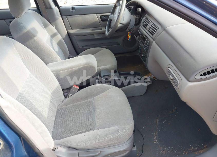 Photo 5 of 2004 Ford Taurus LX (VIN 1FAFP52U64A114884)