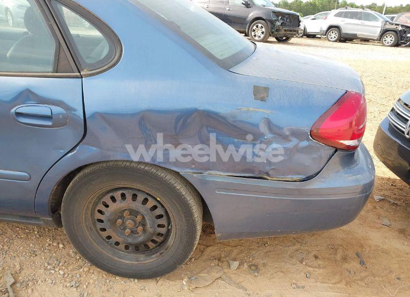 Photo 6 of 2004 Ford Taurus LX (VIN 1FAFP52U64A114884)