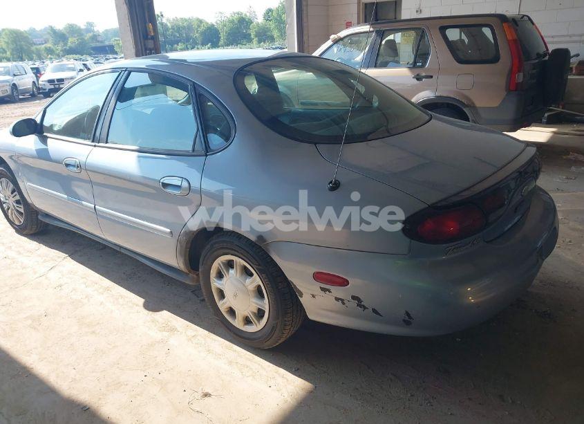 Photo 3 of 1998 Ford Taurus LX/SE (VIN 1FAFP52U8WG119679)