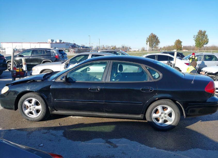 Photo 14 of 2003 Ford Taurus SE (VIN 1FAFP53213A153698)