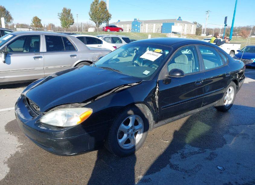 Photo 2 of 2003 Ford Taurus SE (VIN 1FAFP53213A153698)