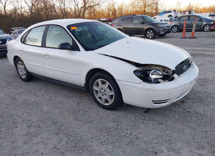 2005 Ford Taurus SE (VIN 1FAFP53215A284116) main photo