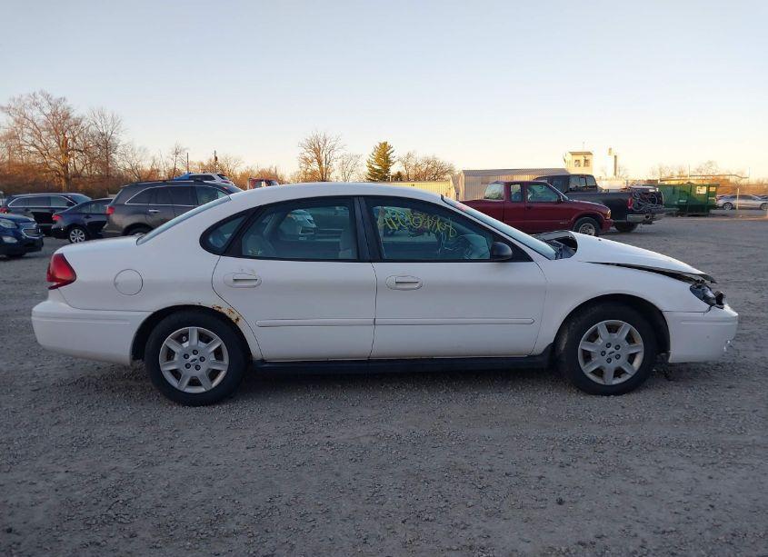 Photo 14 of 2005 Ford Taurus SE (VIN 1FAFP53215A284116)