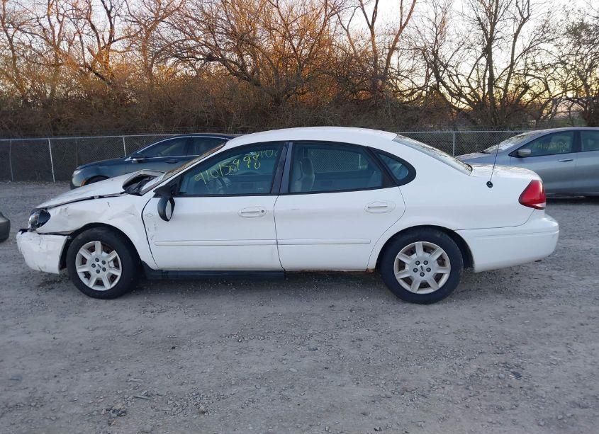 Photo 15 of 2005 Ford Taurus SE (VIN 1FAFP53215A284116)