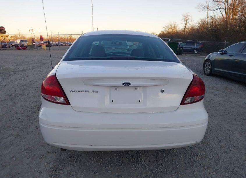 Photo 17 of 2005 Ford Taurus SE (VIN 1FAFP53215A284116)