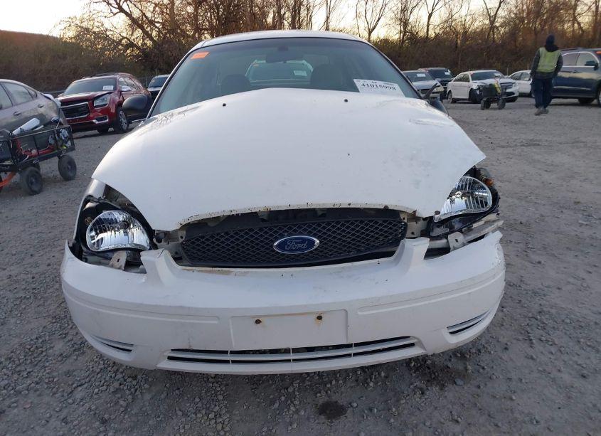 Photo 18 of 2005 Ford Taurus SE (VIN 1FAFP53215A284116)