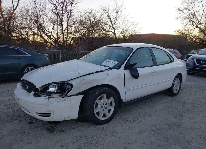 Photo 2 of 2005 Ford Taurus SE (VIN 1FAFP53215A284116)