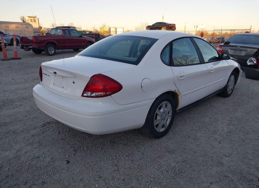 Photo 4 of 2005 Ford Taurus SE (VIN 1FAFP53215A284116)