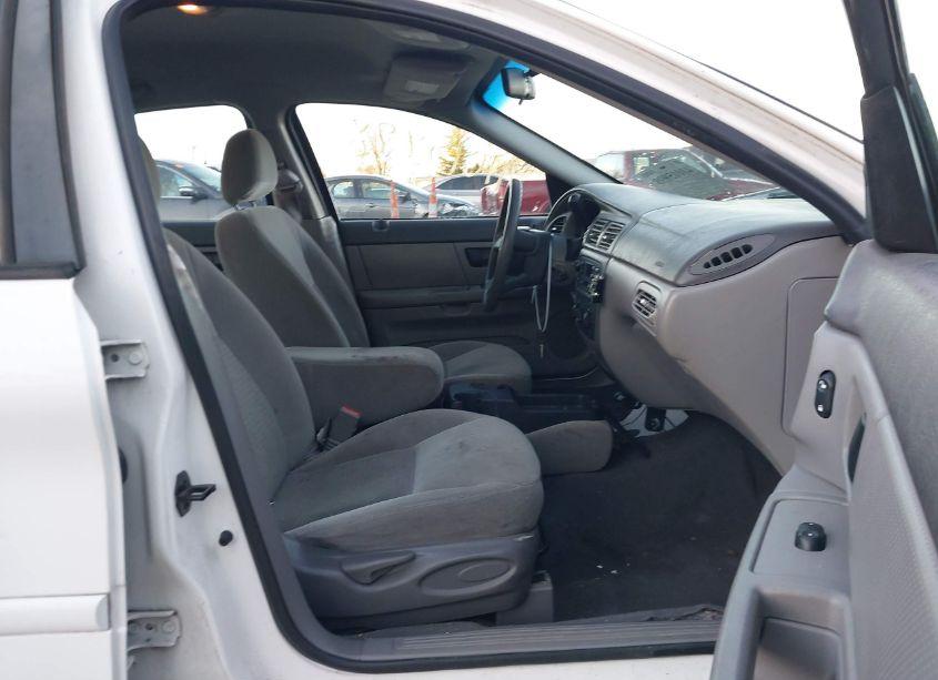 Photo 5 of 2005 Ford Taurus SE (VIN 1FAFP53215A284116)