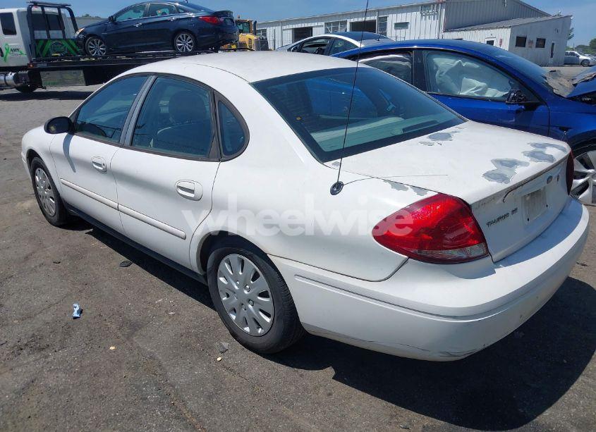 Photo 3 of 2006 Ford Taurus SE (VIN 1FAFP53226A252857)