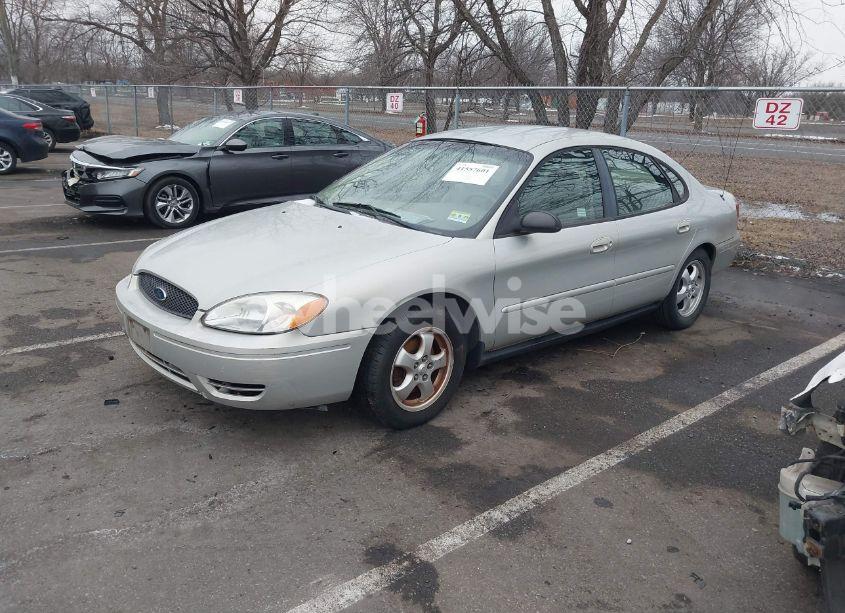 Photo 2 of 2005 Ford Taurus SE (VIN 1FAFP53235A112346)