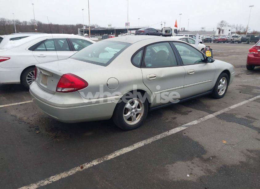 Photo 4 of 2005 Ford Taurus SE (VIN 1FAFP53235A112346)