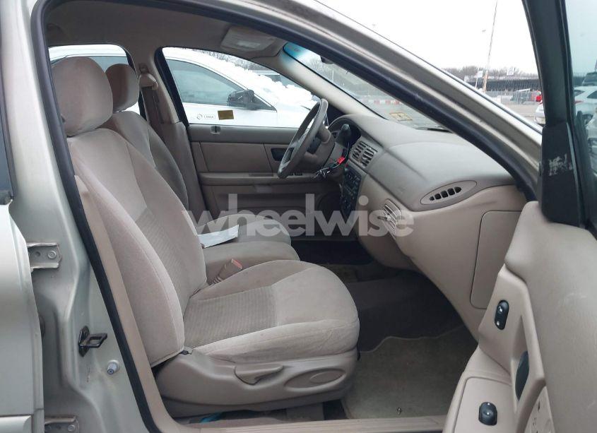 Photo 5 of 2005 Ford Taurus SE (VIN 1FAFP53235A112346)