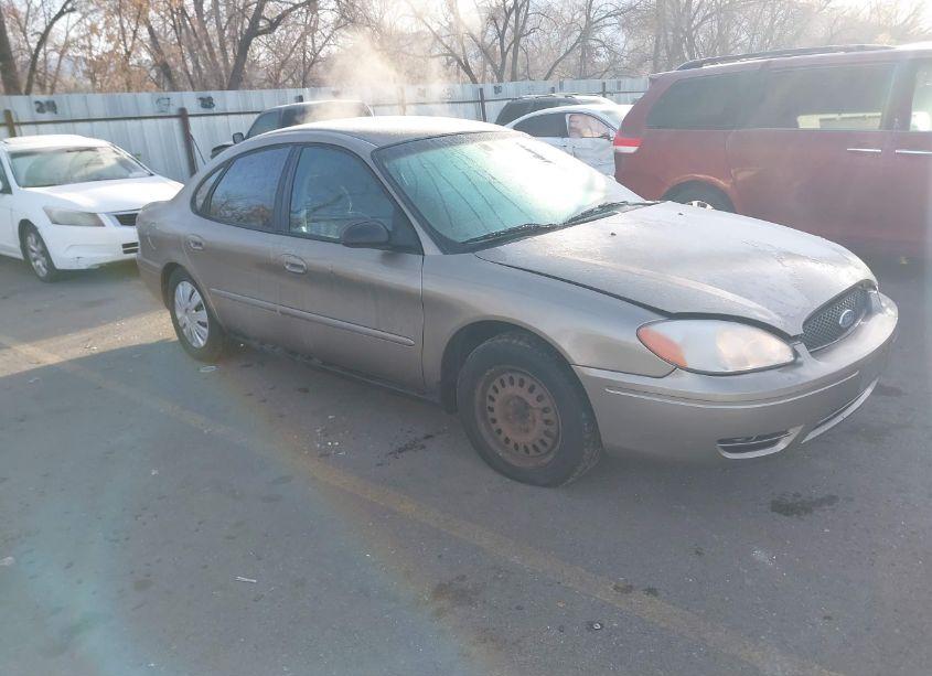 2005 Ford Taurus SE (VIN 1FAFP53235A139644) main photo