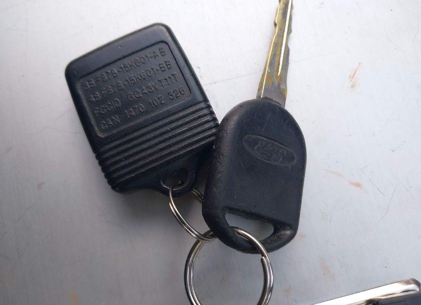 Photo 11 of 2005 Ford Taurus SE (VIN 1FAFP53235A139644)