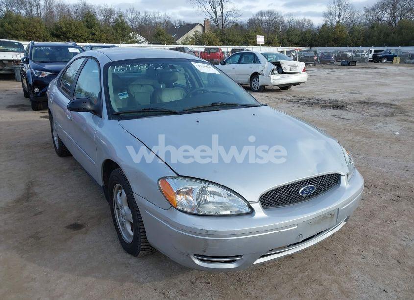 2005 Ford Taurus SE (VIN 1FAFP53235A260576) main photo