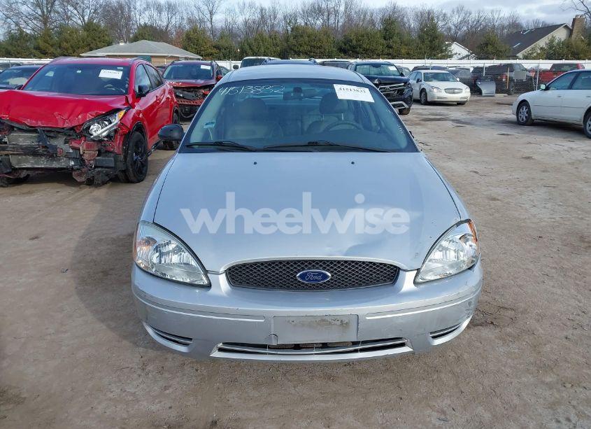 Photo 12 of 2005 Ford Taurus SE (VIN 1FAFP53235A260576)