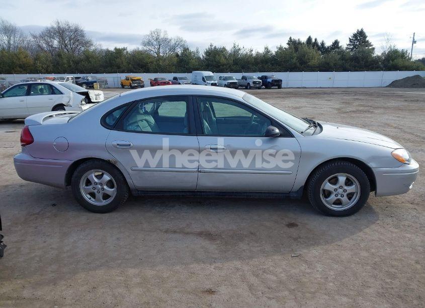 Photo 13 of 2005 Ford Taurus SE (VIN 1FAFP53235A260576)