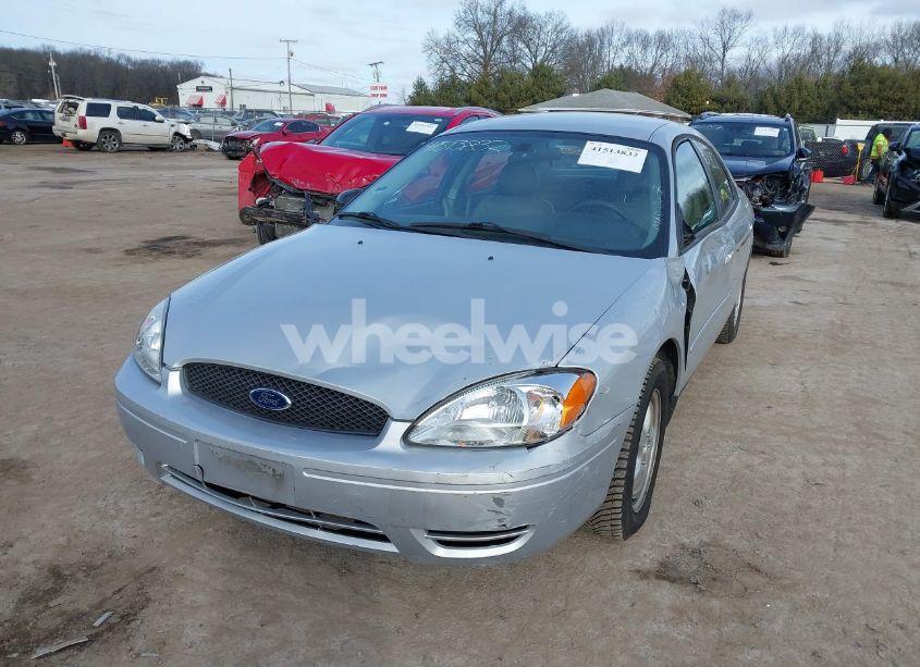 Photo 2 of 2005 Ford Taurus SE (VIN 1FAFP53235A260576)