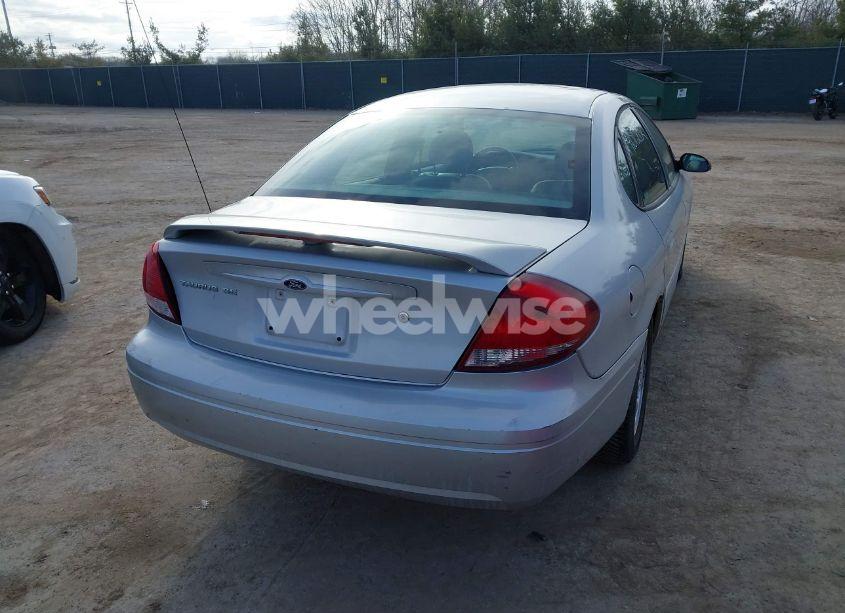 Photo 4 of 2005 Ford Taurus SE (VIN 1FAFP53235A260576)