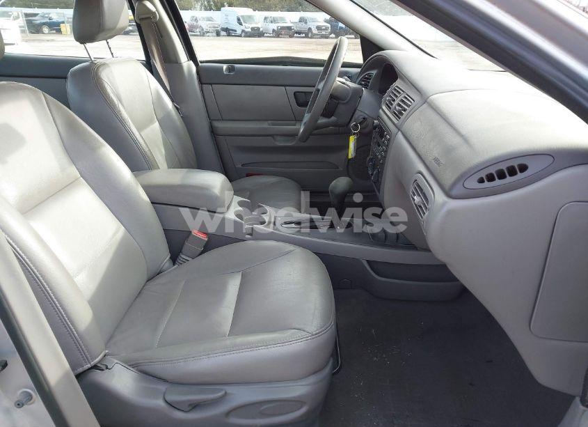 Photo 5 of 2005 Ford Taurus SE (VIN 1FAFP53235A260576)