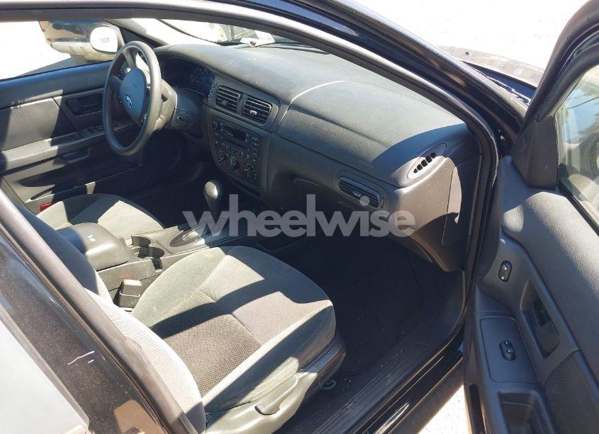 Photo 5 of 2005 Ford Taurus SE (VIN 1FAFP53255A228082)