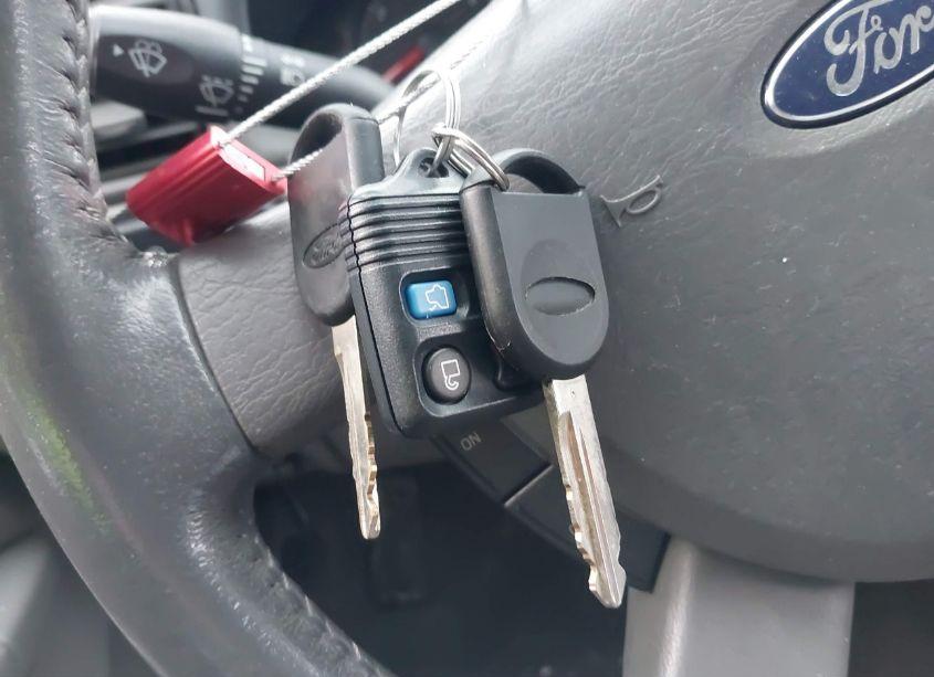 Photo 11 of 2005 Ford Taurus SE (VIN 1FAFP53265A171293)