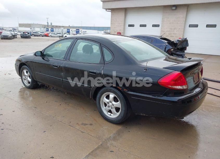 Photo 3 of 2005 Ford Taurus SE (VIN 1FAFP53265A187557)