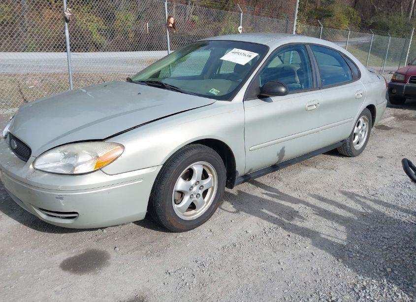 Photo 2 of 2005 Ford Taurus SE (VIN 1FAFP53285A256023)