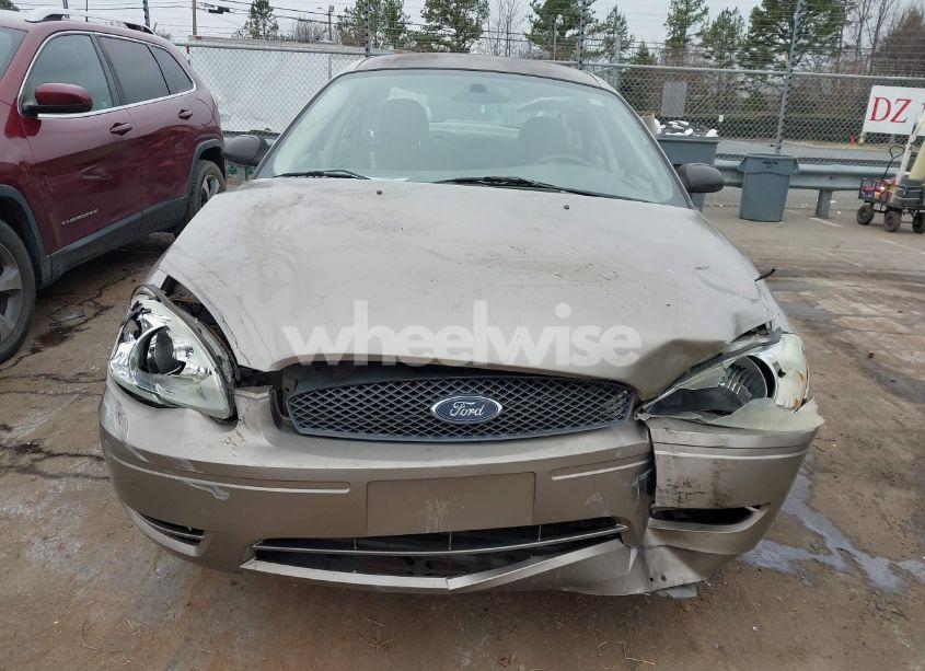 Photo 12 of 2005 Ford Taurus SE (VIN 1FAFP53295A139339)