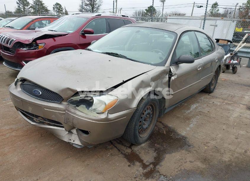 Photo 2 of 2005 Ford Taurus SE (VIN 1FAFP53295A139339)