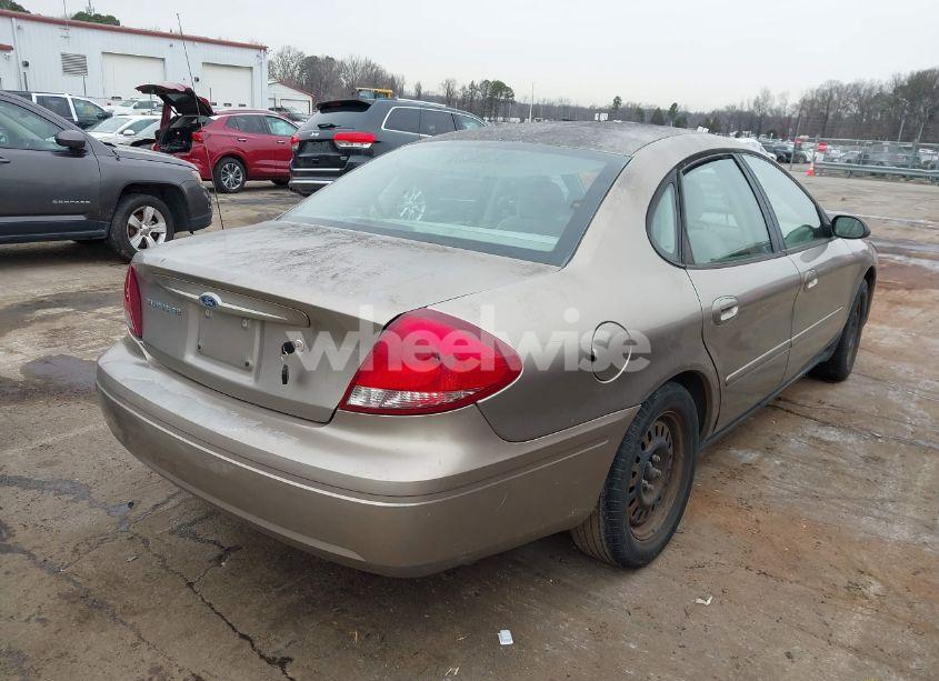 Photo 4 of 2005 Ford Taurus SE (VIN 1FAFP53295A139339)