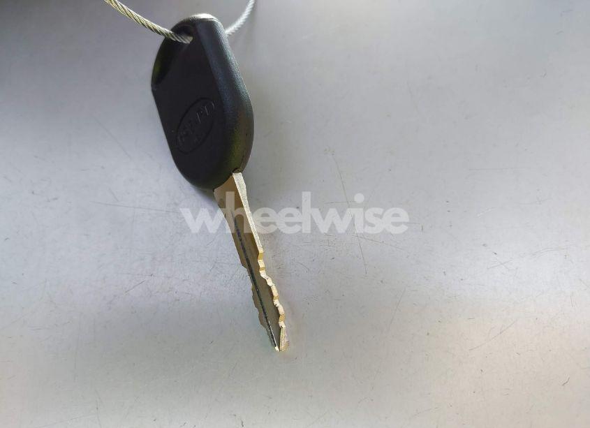 Photo 11 of 2005 Ford Taurus SE (VIN 1FAFP532X5A178750)